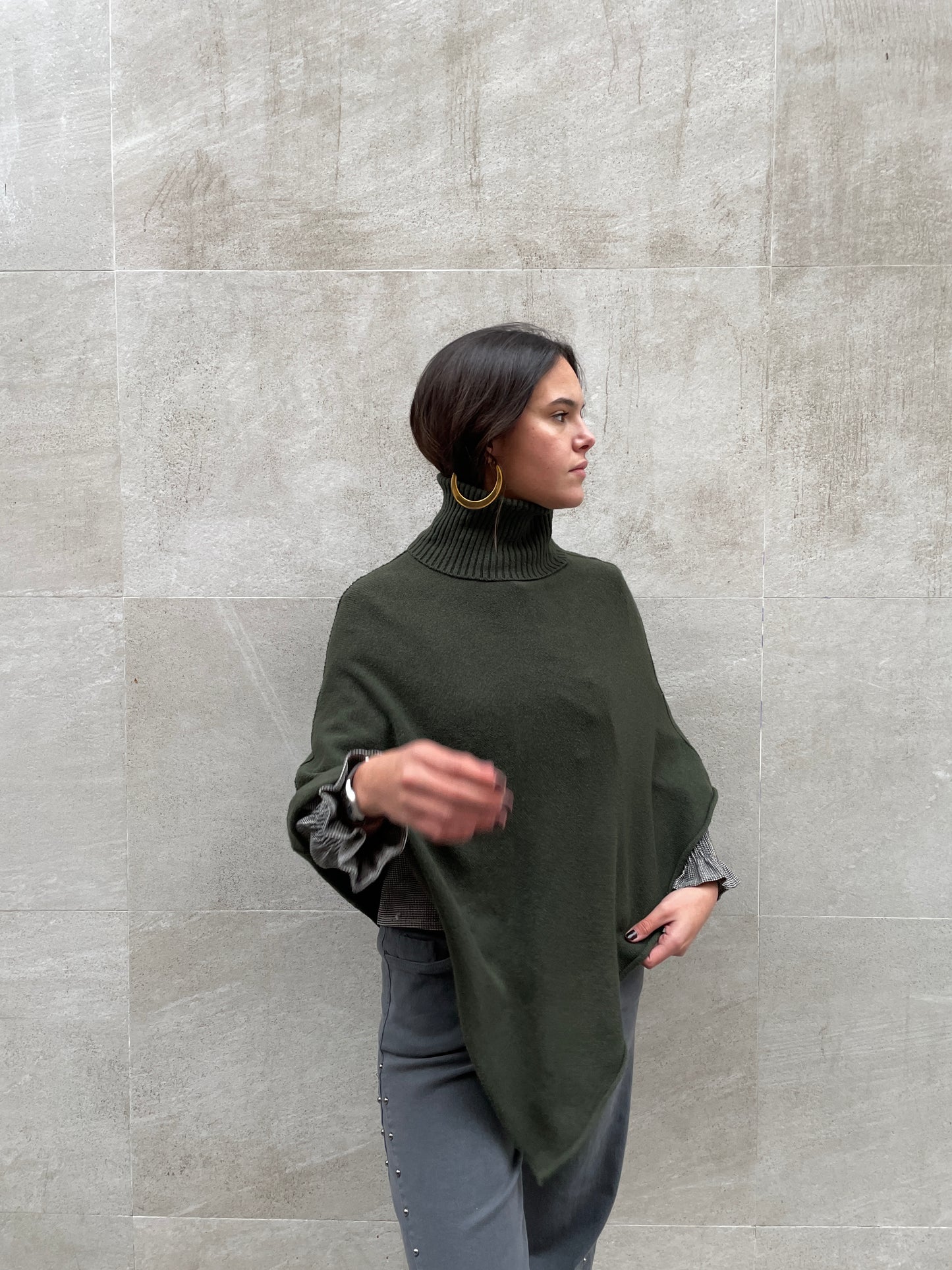 Poncho Lola