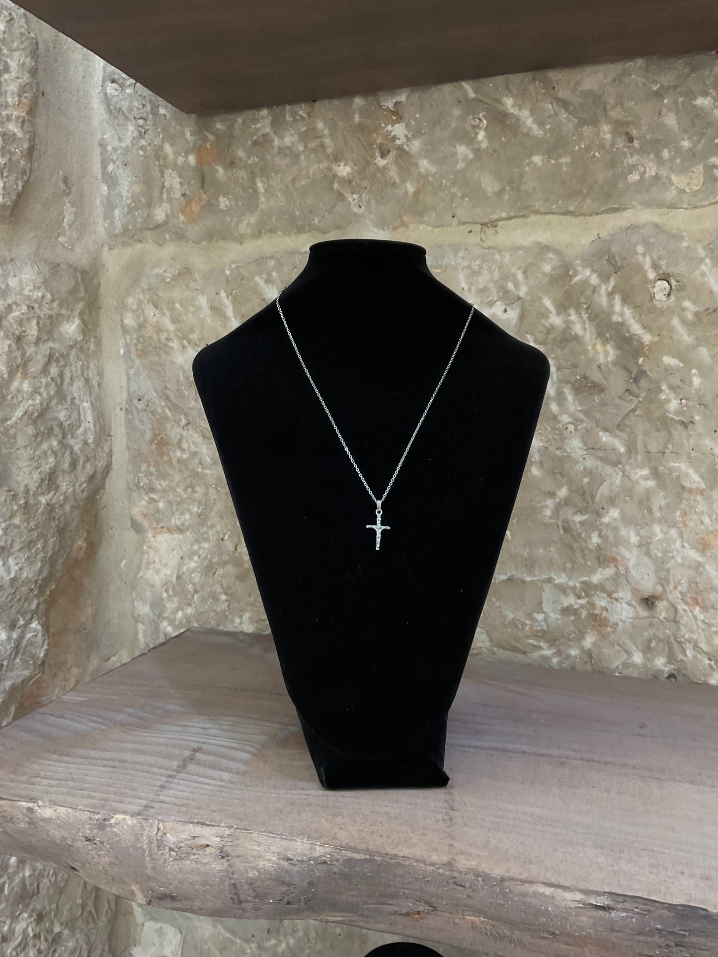 Collar Cruz