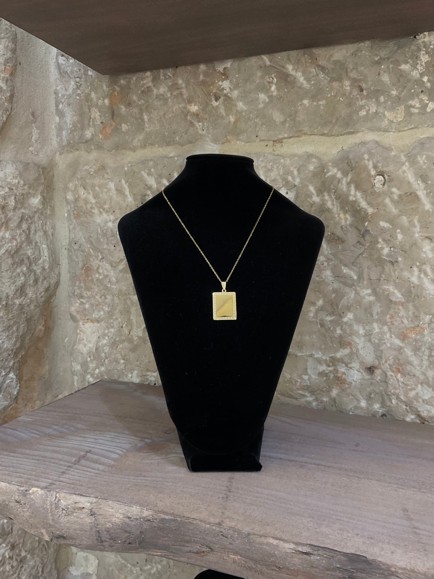 Collar Name