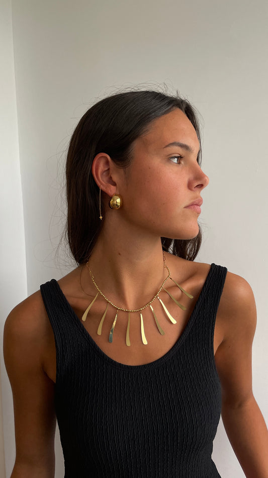 Collar Leaves
