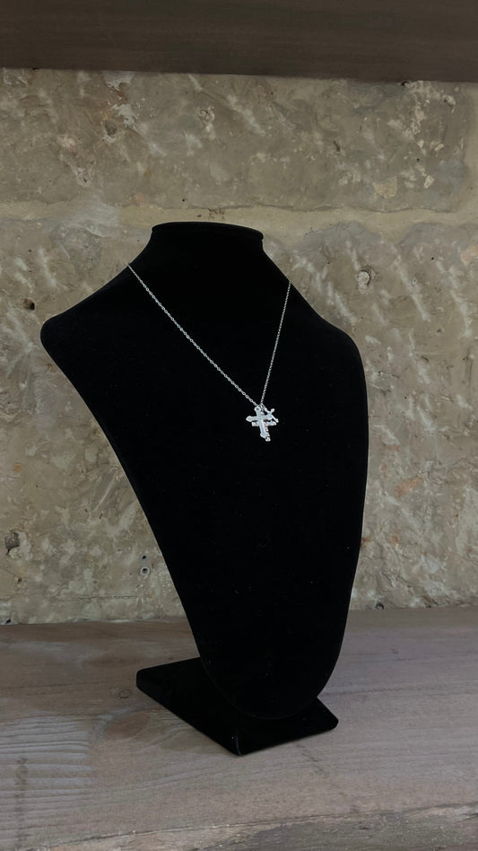 Collar Triple Cruz