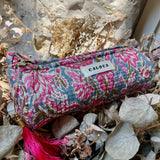Estuche gris flores rosa
